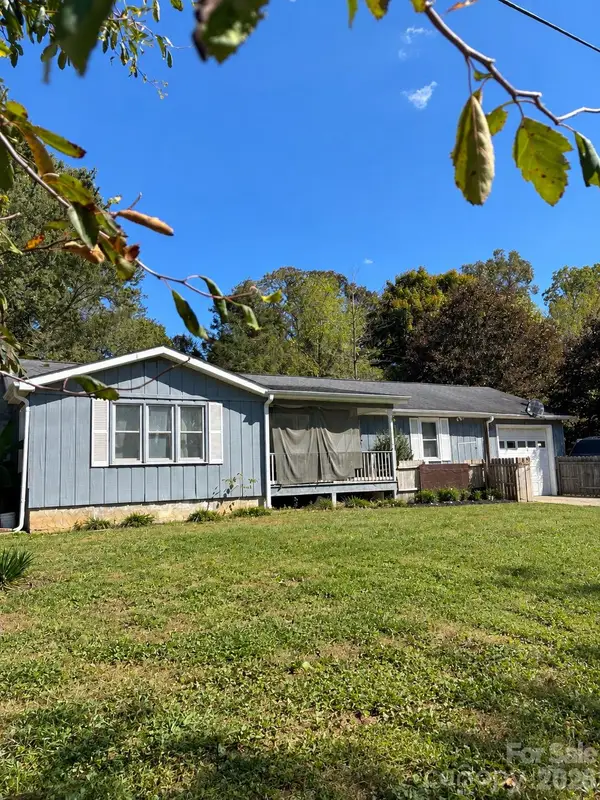 203 Regan Street, East Flat Rock, NC 28726