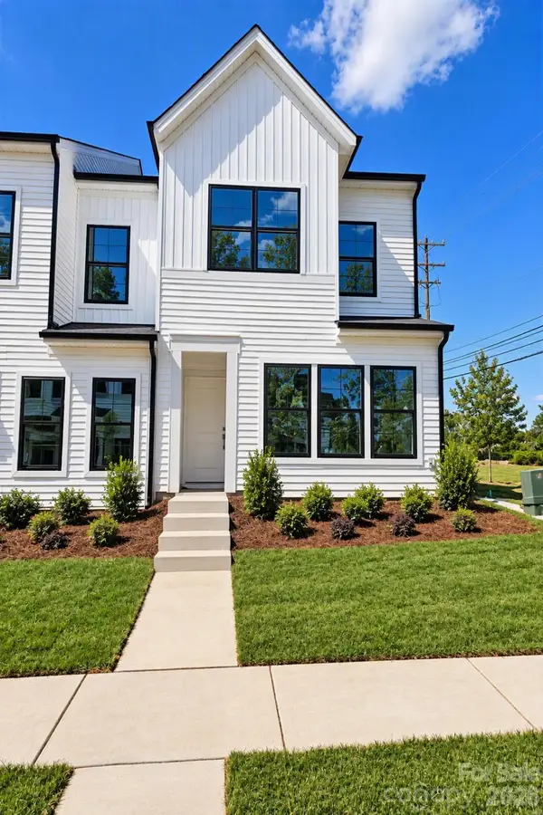 6616 Harlech Street, Charlotte, NC 28269