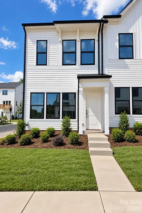 6604 Harlech Street, Charlotte, NC 28269