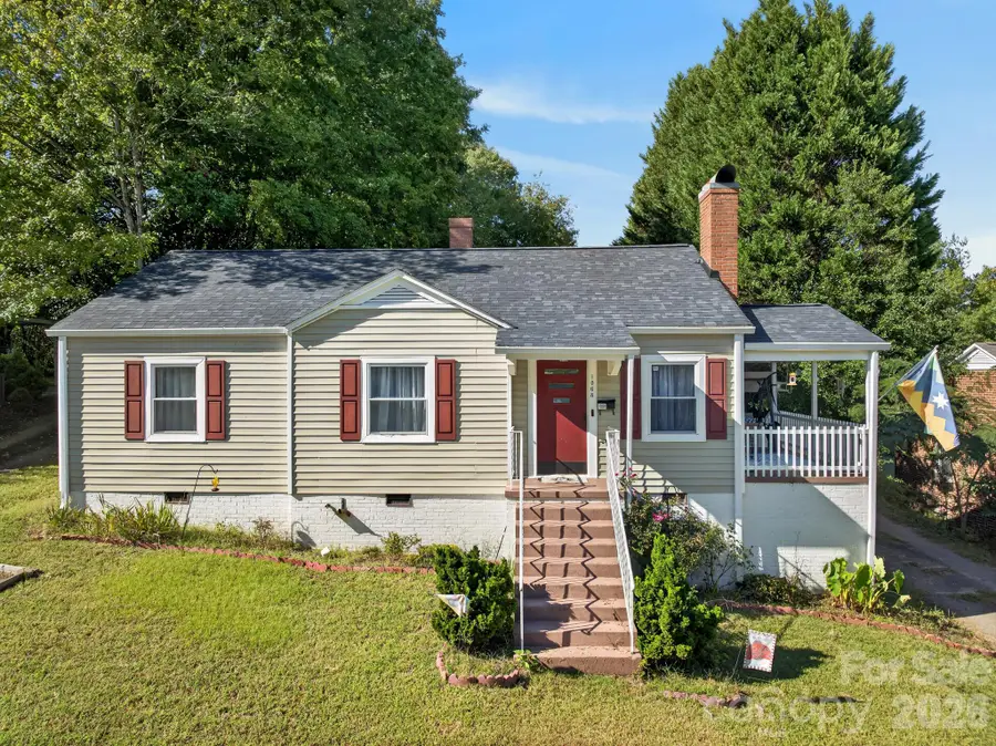 1068 14th Avenue, Hickory, NC 28601 - #3