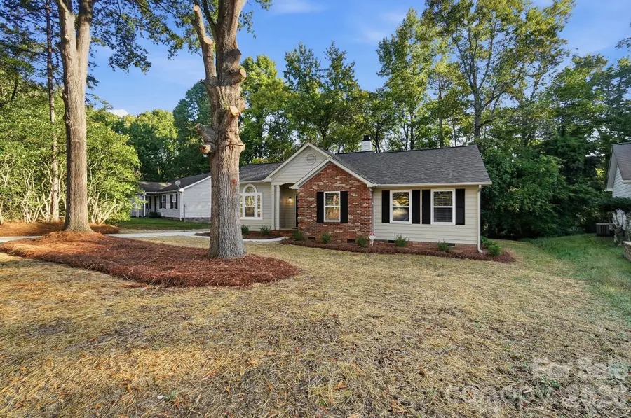 6044 Acadian Woods Drive, Charlotte, NC 28227 - #2