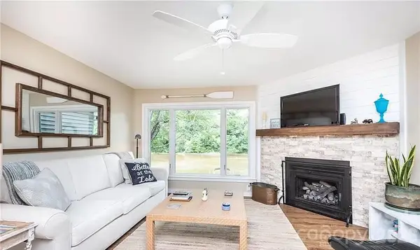 2200 6th Street Nw #4, Hickory, NC 28601