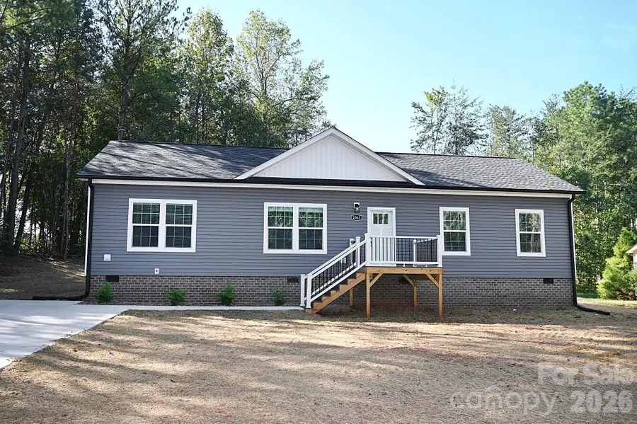 2063 Vance Street, Newton, NC 28658 - #2