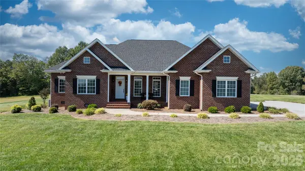 66 Hawks Ridge, Hickory, NC 28601