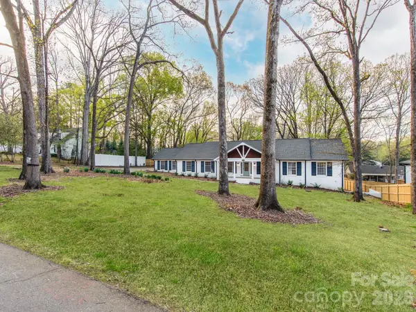 1632 Burtonwood Circle, Charlotte, NC 28212