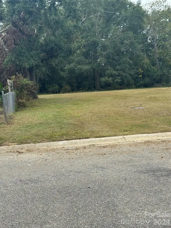 813 Covenant Way #5, Laurinburg, NC 28352