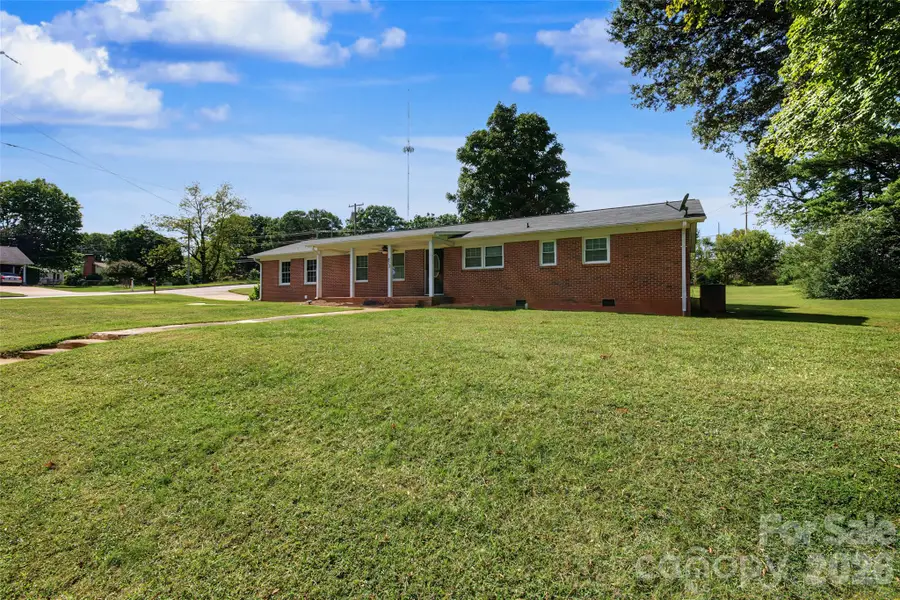 517 N Carolina Avenue, Statesville, NC 28677 - #2