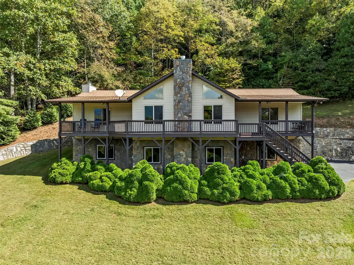 1090 Maple Springs Drive, Waynesville, NC 28785 - #1