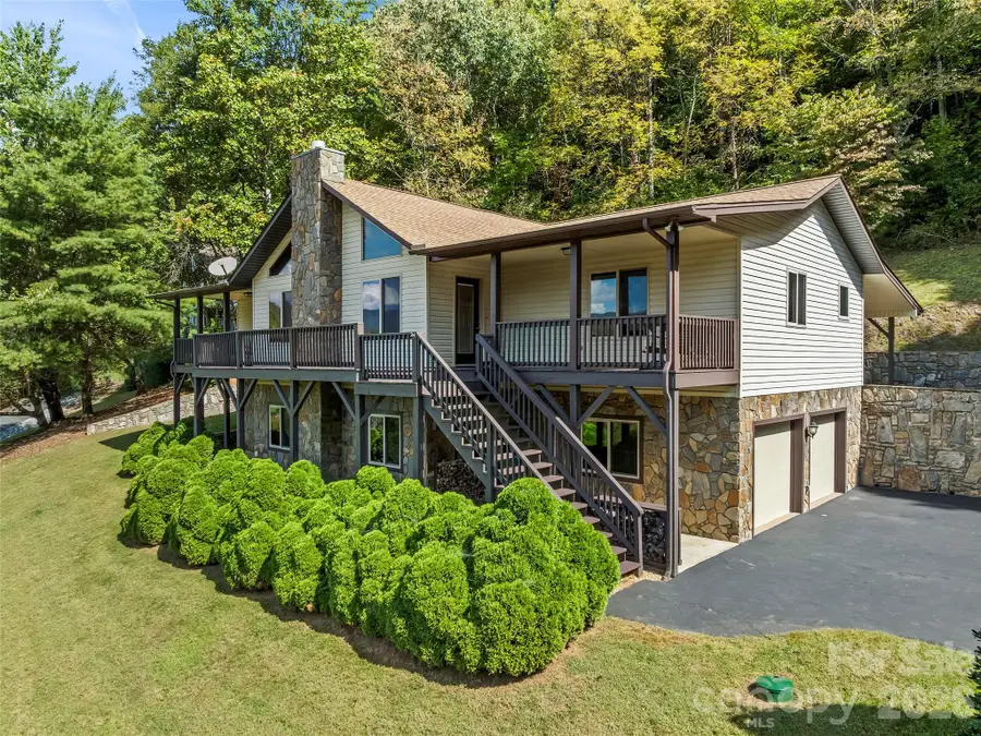 1090 Maple Springs Drive, Waynesville, NC 28785 - #2