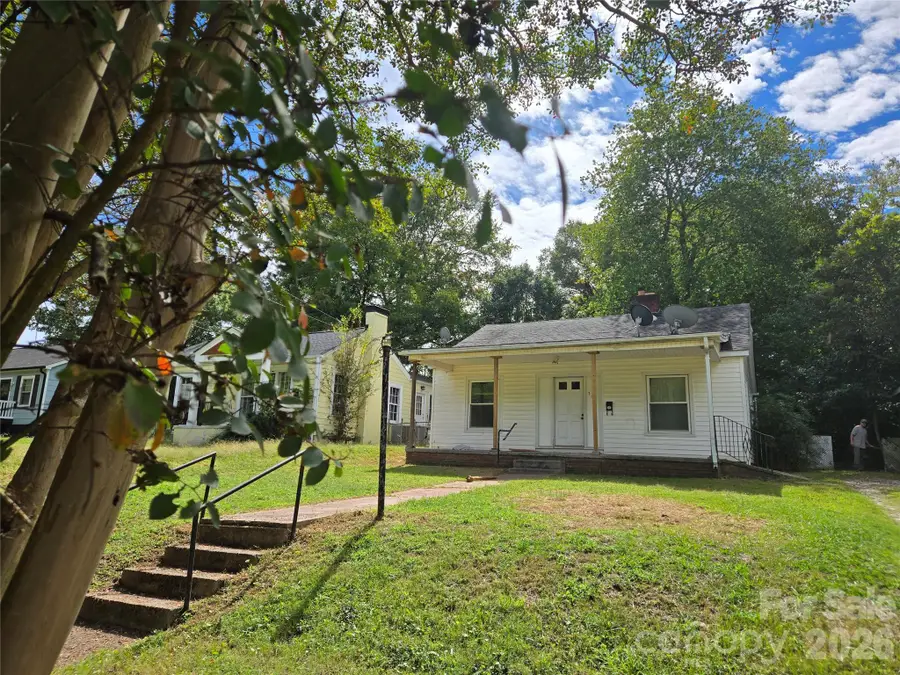 207 W Washington Avenue, Bessemer City, NC 28016 - #2