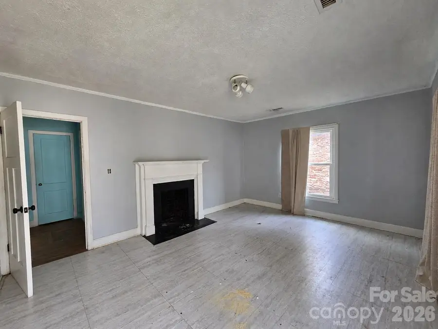 207 W Washington Avenue, Bessemer City, NC 28016 - #3