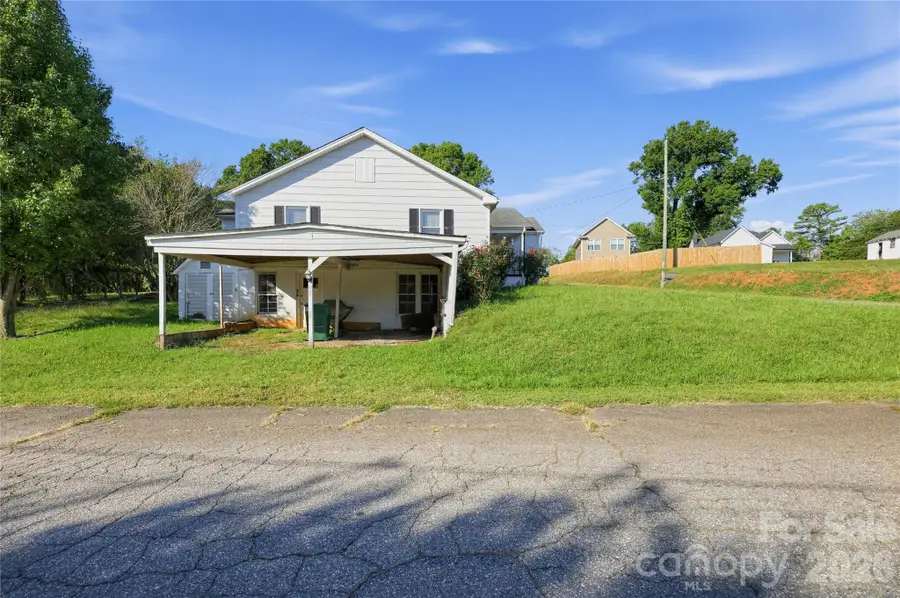 519 E 2nd Avenue, Newton, NC 28658 - #3