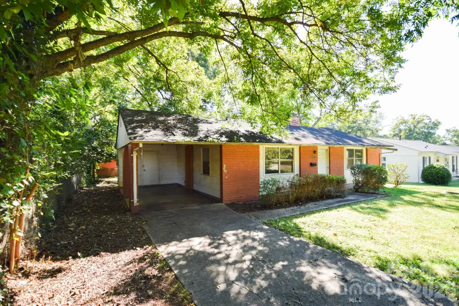 2715 Southwest Boulevard, Charlotte, NC 28216 - #2