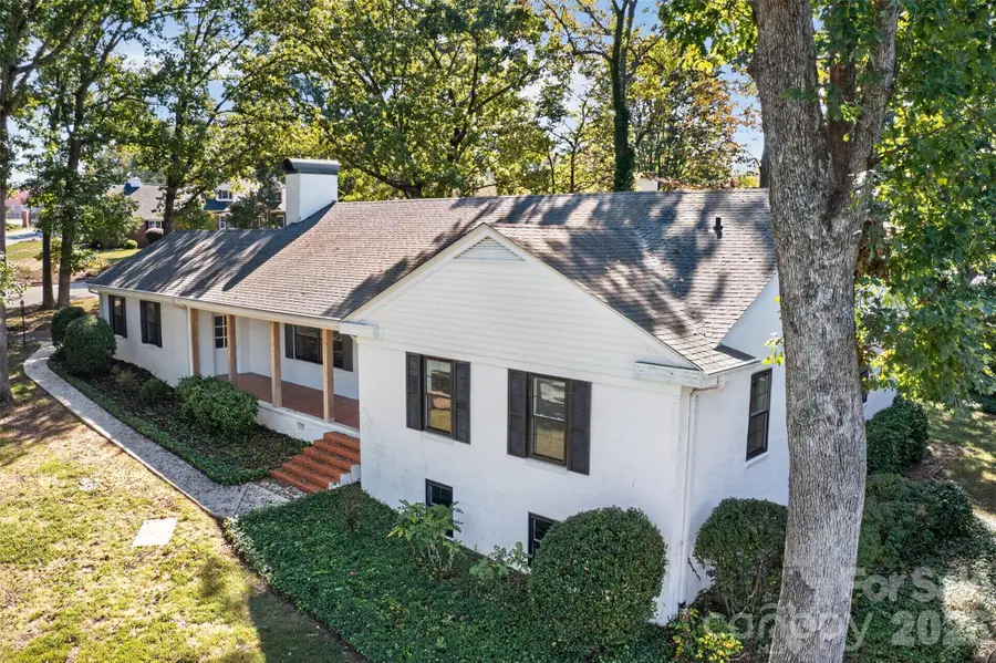 356 7th Avenue Ne, Hickory, NC 28601 - #3