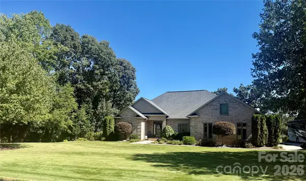 3715 Foxboro Lane Ne #129/, Hickory, NC 28601