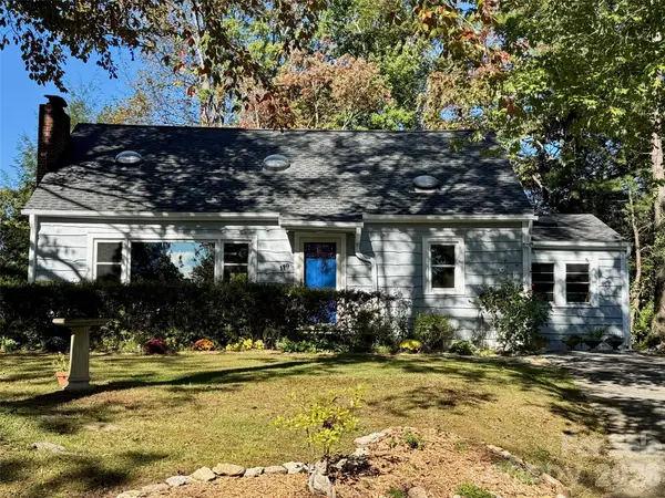 119 Briarwood Lane, Hendersonville, NC 28791