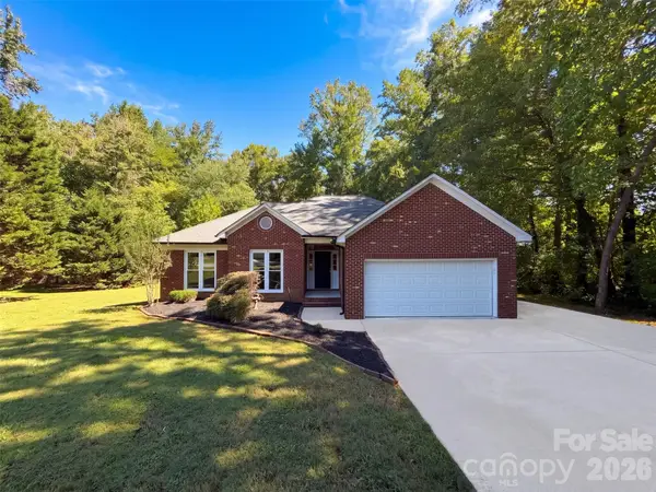 1104 Thoroughbred Place Nw, Concord, NC 28027