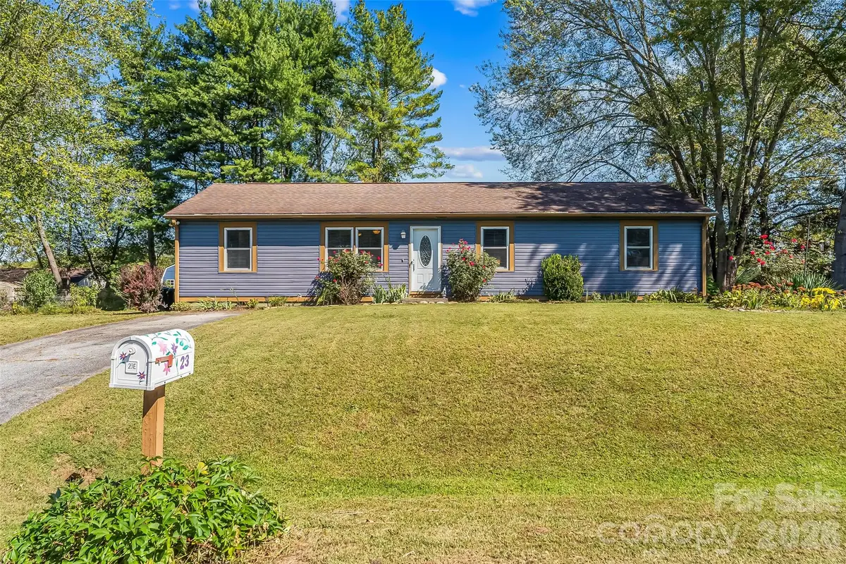 23 E Silverleaf Drive, Hendersonville, NC 28739 - #1