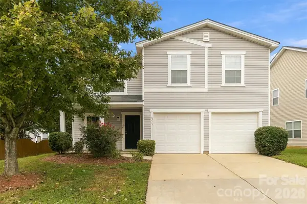 6215 Woodland Commons Drive, Charlotte, NC 28269
