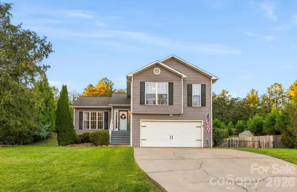 106 S River Glen Drive, Morganton, NC 28655 - #1