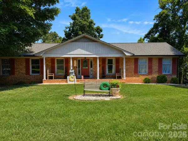 529 Carolina Avenue N, Statesville, NC 28677