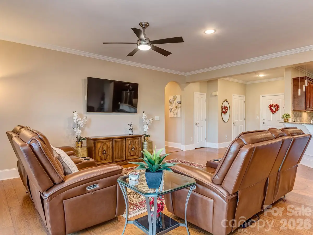 6605 Central Pacific Avenue #302, Charlotte, NC 28210 - #1