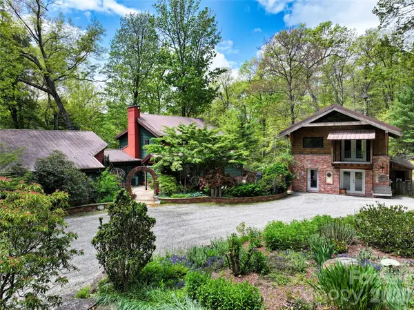 688 Blueberry Farm Road, Zirconia, NC 28790