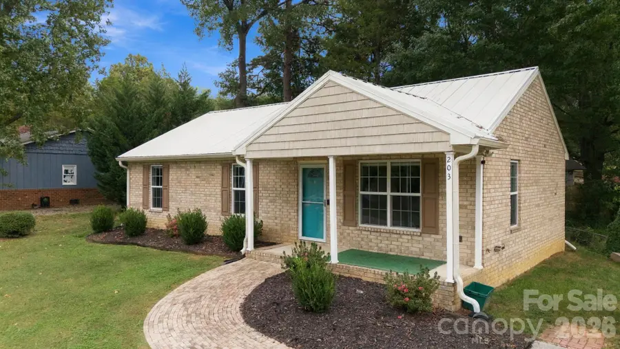 203 Crestview Drive, Thomasville, NC 27360 - #3