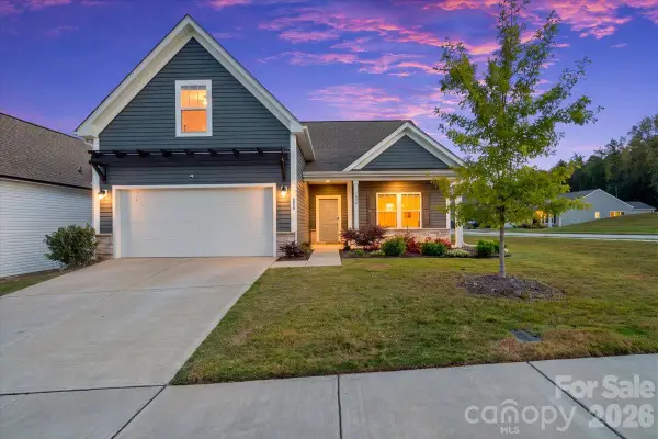 3038 Pinehills Way, Mount Holly, NC 28120