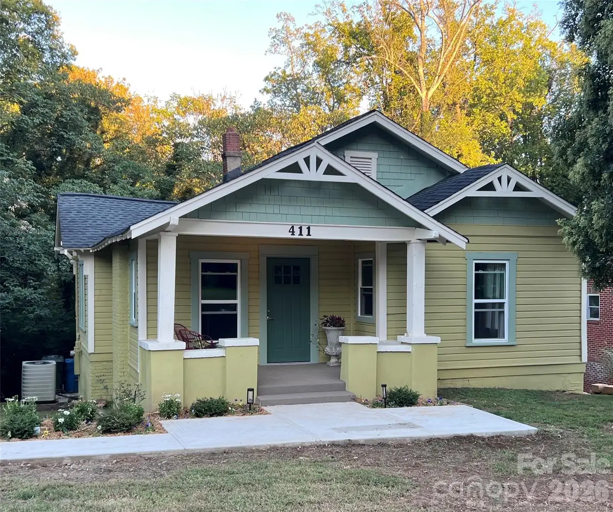 411 4th Street Se, Hickory, NC 28602 - #1
