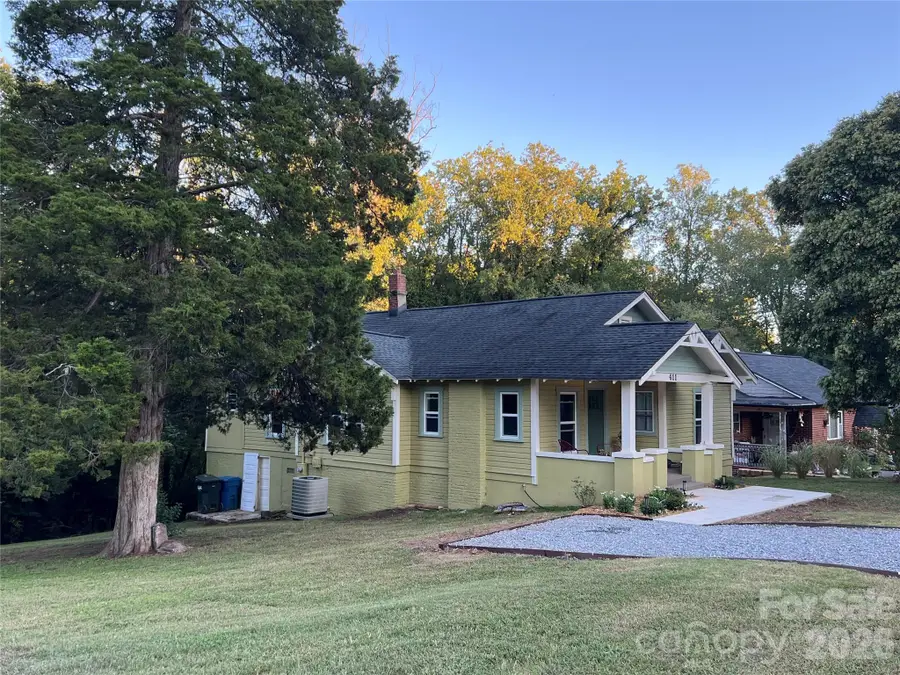 411 4th Street Se, Hickory, NC 28602 - #2