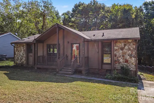 8204 Strawberry Point Drive, Charlotte, NC 28215