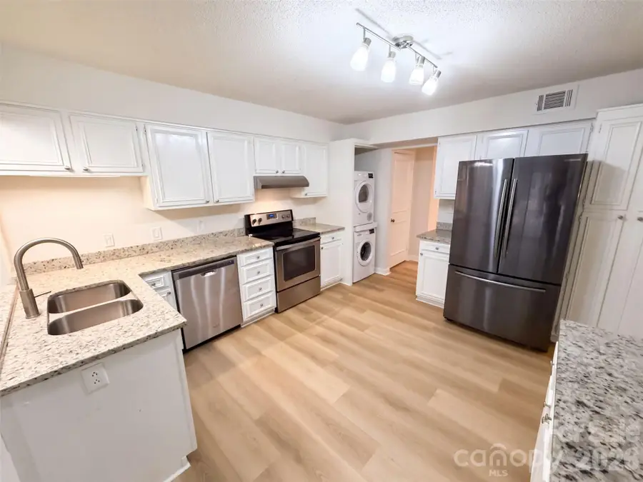 7022 Quail Hill Road, Charlotte, NC 28210 - #2