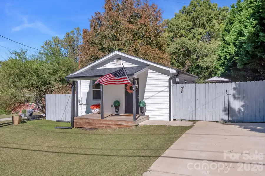 112 W Poplar Street, Stanley, NC 28164 - #2