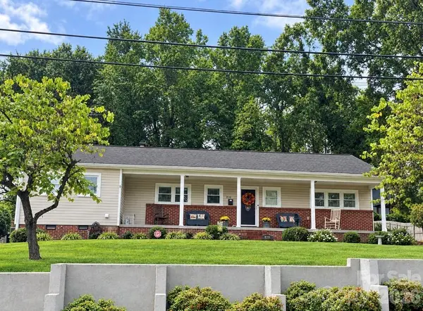 839 W Garrison Boulevard, Gastonia, NC 28052