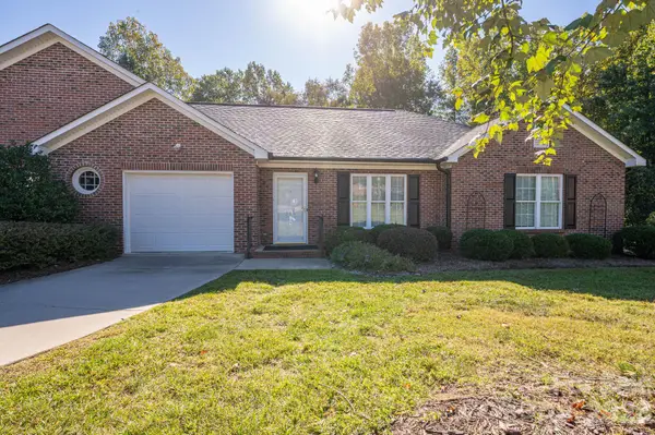 559 Queen Brogan Court, Gastonia, NC 28054