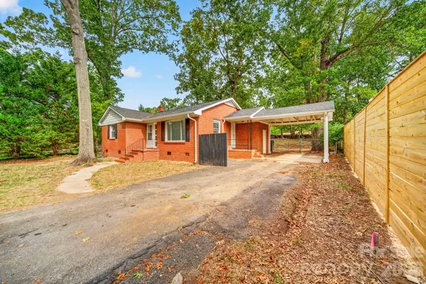 706 Brian Circle, Pineville, NC 28134