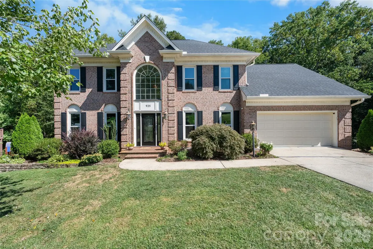 925 38th Avenue Ne, Hickory, NC 28601 - #1