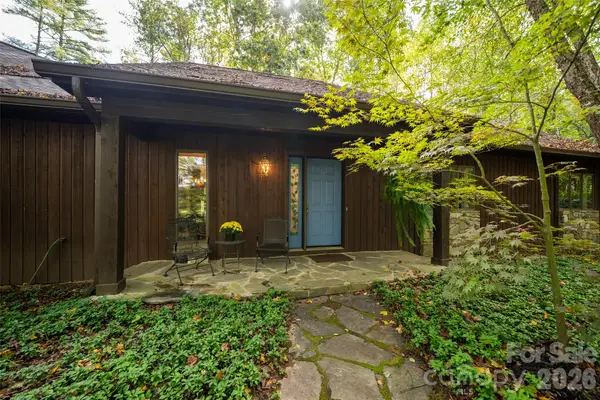 2 Dogwood Lane, Fletcher, NC 28732