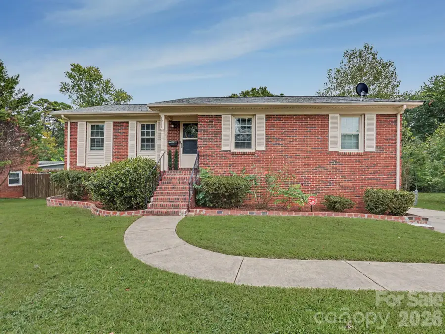 3931 Irvington Drive, Charlotte, NC 28205 - #2