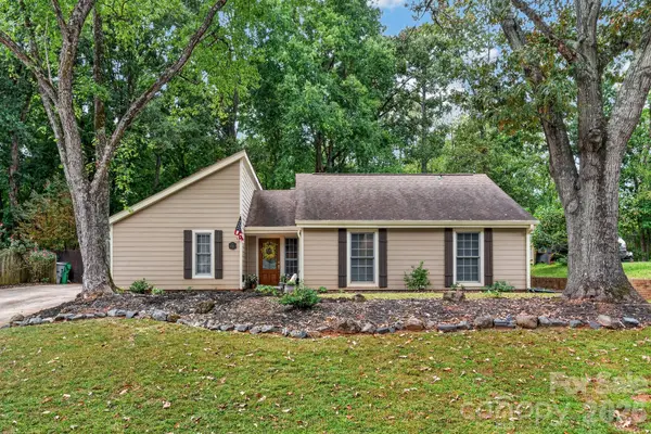 4506 Woods End Lane, Charlotte, NC 28277