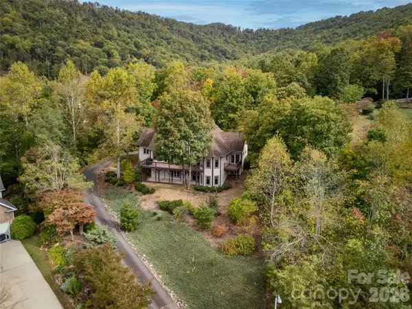 142 Twin Courts Drive, Weaverville, NC 28787