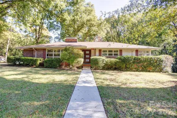 688 Grandview Drive Ne, Concord, NC 28025
