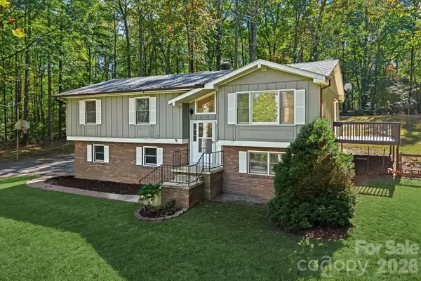 90 Melton Road, Candler, NC 28715