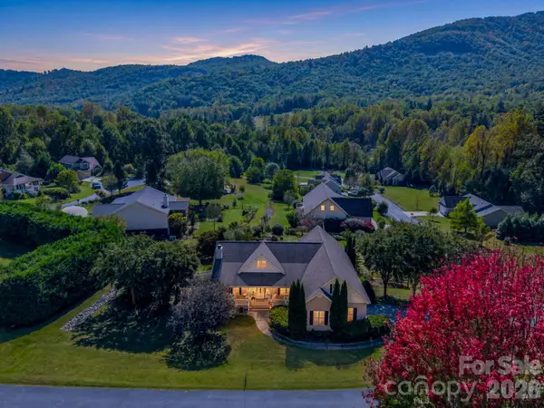 215 N Crab Meadow Drive, Hendersonville, NC 28739