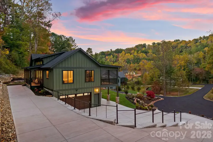 21 Poplar Run Circle, Asheville, NC 28804 - #2