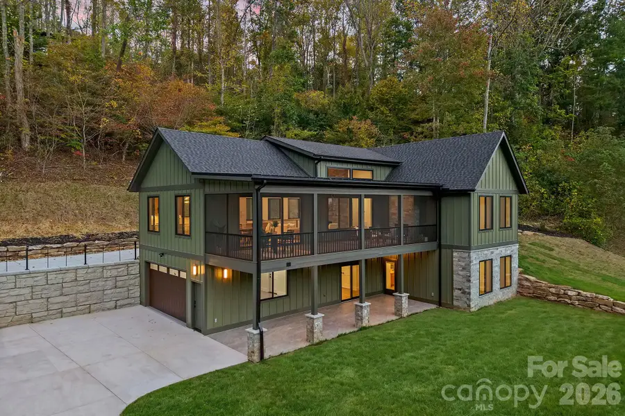 21 Poplar Run Circle, Asheville, NC 28804 - #3