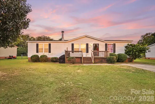 111 Magnolia Gardens Drive, Jacksonville, NC 28540