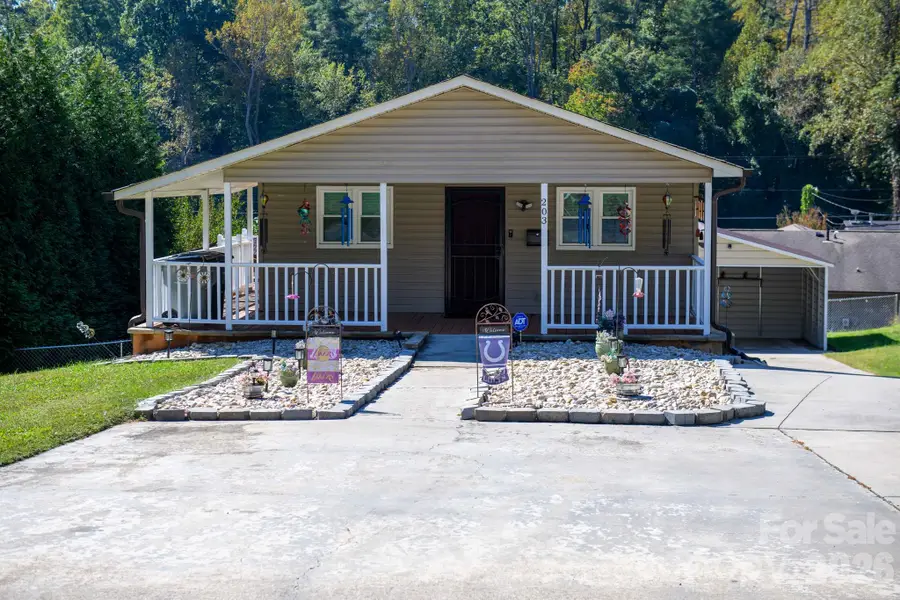203 Newland Place, Lenoir, NC 28645 - #2