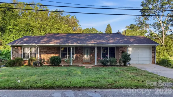 807 N Oakland Street, Dallas, NC 28034